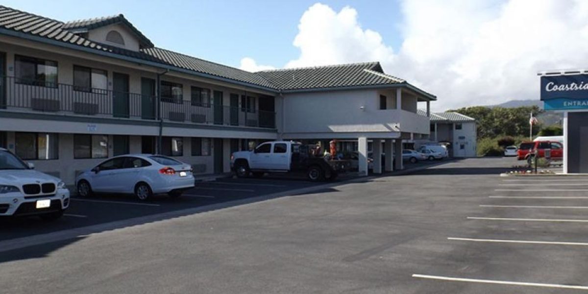 1-Coastside-Inn-Exterior-e66d0117d4_0